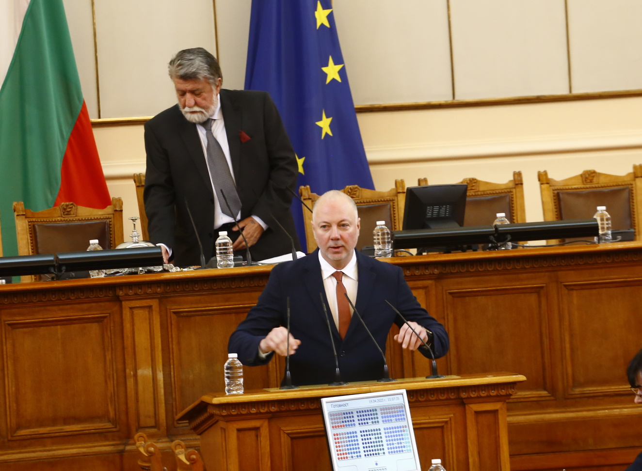 Рокаджия рокер: Ето кой ще командва депутатите!