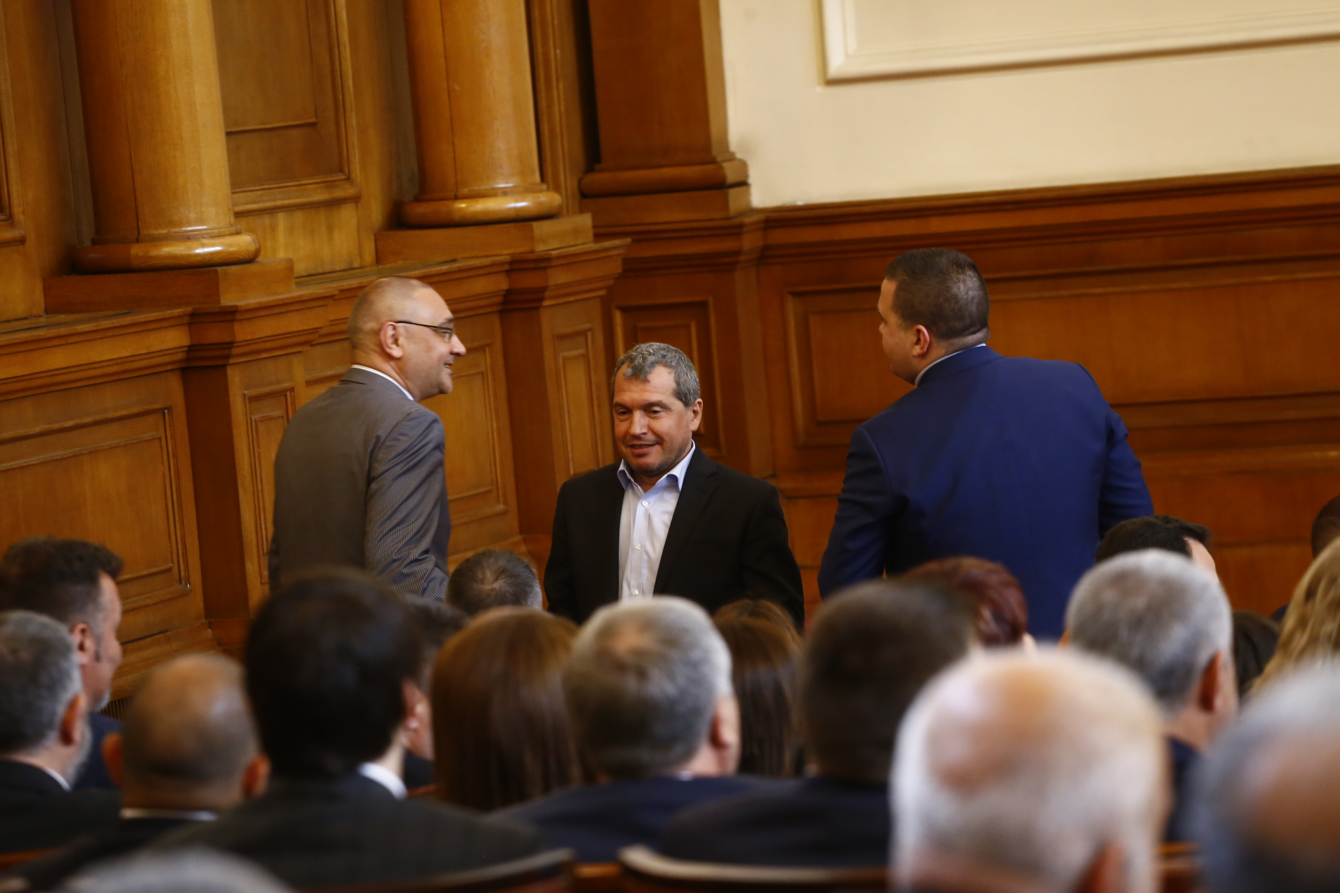 Буруджиева заплете голяма интрига за третия мандат, при тази партия ли ще отиде 