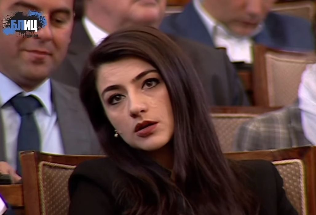 Лена Бориславова аут от парламента, "Възраждане" не я пускат БЛИЦ TV
