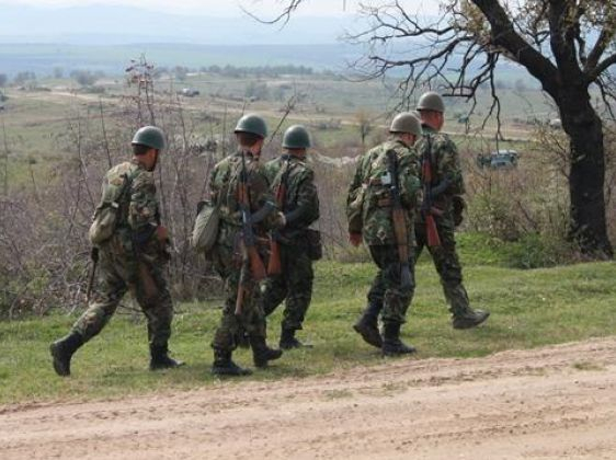 Военен излезе с готина мацка на среща, а последвалото е шокиращо