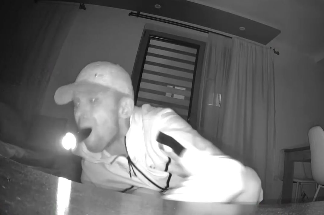 Заснеха нагъл крадец да тараши апартамент в София ВИДЕО
