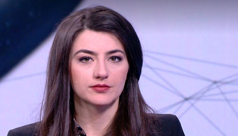 Бременната Лена цъфна в bTV и издаде стратегията на Петков за властта