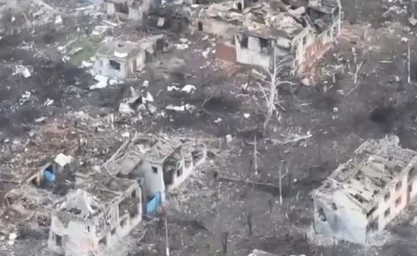 ВИДЕО от войната: Часов Яр се превръща в град-призрак