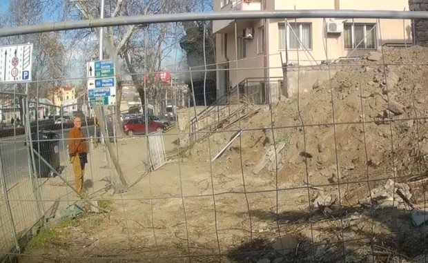 Пловдивчанин моли мистериозен крадец: Върни ми парите и кръстчето ВИДЕО
