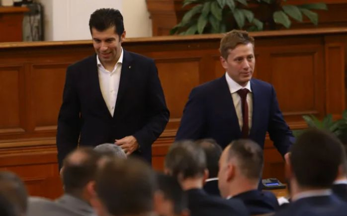 Депутат от ПП прехвърлил фирма с голям дълг към НАП на баща си – ексслужител на ДС