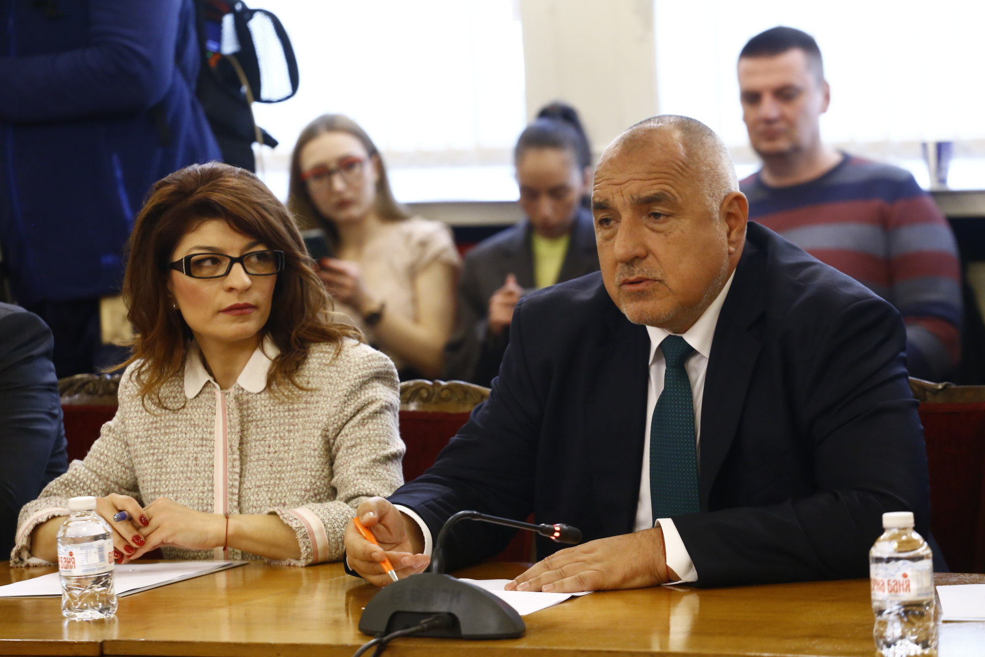 Атанасова издаде пикантерии от разговорите на ГЕРБ с ПП