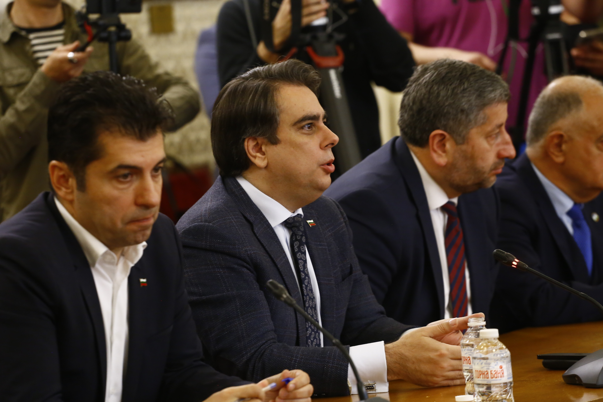 Направиха нови промени за Бюджет 2023 преди окончателното гласуване, ето какви са