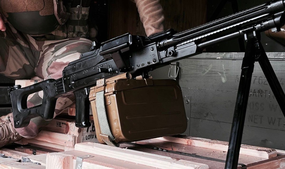 De Re Militari: Украинците стрелят по руснаците с чисто нови български картечници СНИМКИ