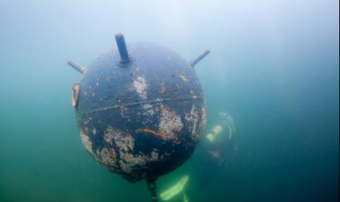 Шок! Мистериозен предмет изплува от морето край село Българево