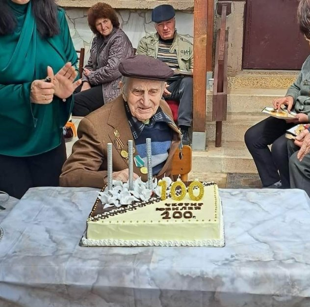Дядо Ефтим от Долна Рикса воюва във Втората световна война, погребаха го жив, а тези дни... СНИМКИ
