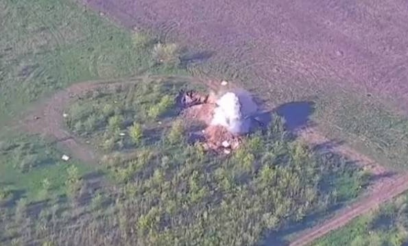 ВИДЕО от войната: Дрон-камикадзе "Ланцет" унищожи украинска РЛС "Зоопарк-3"