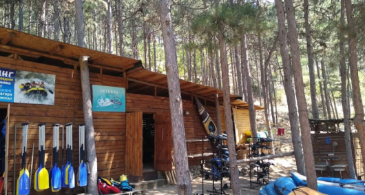 Скандал! Рафтинг селището в Кресненското дефиле е напълно незаконно, ето подробности 