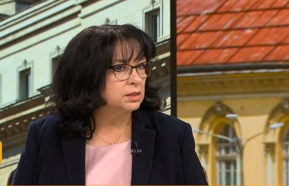 Това е шега – Денков премиер, а шефовете му вицепремиери, ядоса се Теменужка Петкова