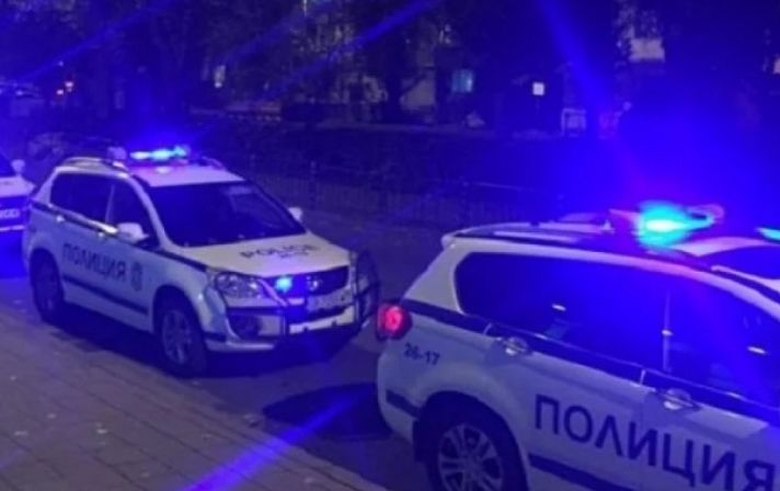 Пред Интерхотел Сандански почерня от полиция, закопчаха известен граничар СНИМКА