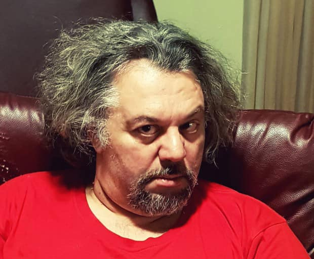 Манол Пейков от ПП-ДБ заплаши да спре да издава писателката Бойка Асиова заради пост във Фейсбук