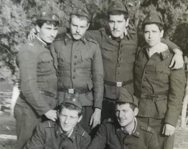 Варненец търси свой приятел със стара СНИМКА от войнишките години