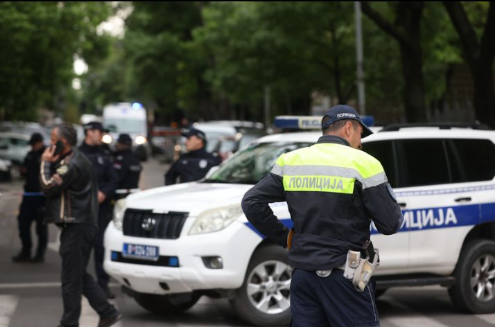 Касапница в Белград: Седмокласник от заможно семейство уби 8 деца и охранител в основно училище ВИДЕО