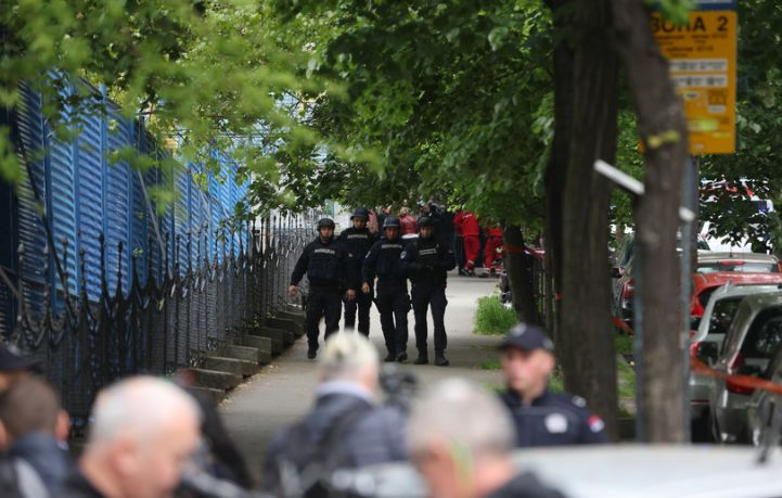 Касапница в Белград: Седмокласник от заможно семейство уби 8 деца и охранител в основно училище ВИДЕО
