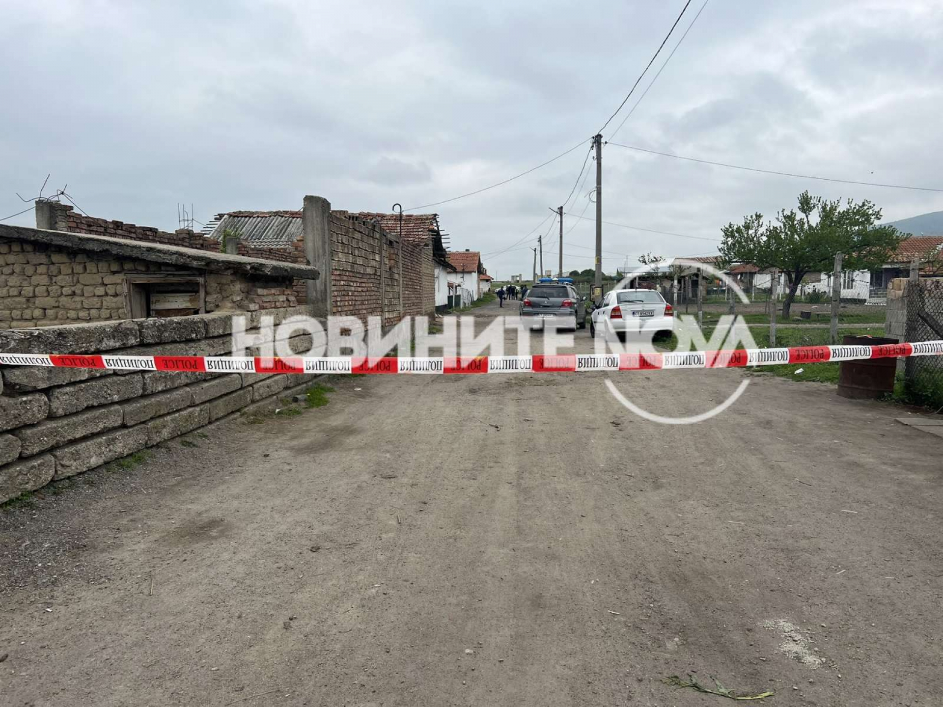 Нов ужас: Братя се клаха с ножове и брадви в злополучното с. Манолово СНИМКИ