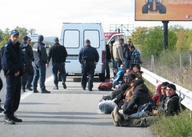 Такива мигранти май все още не са задържани на АМ "Тракия"