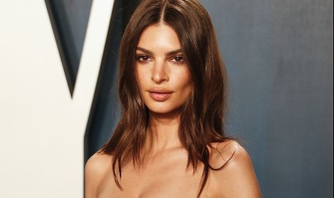 Ратайковски лъсна в минижуп, подаде й се... СНИМКИ 18+