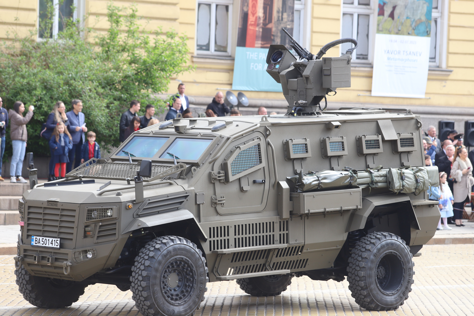 Нидал Алгафари потресен  от печалната гледка на гергьовския военен парад, защото...