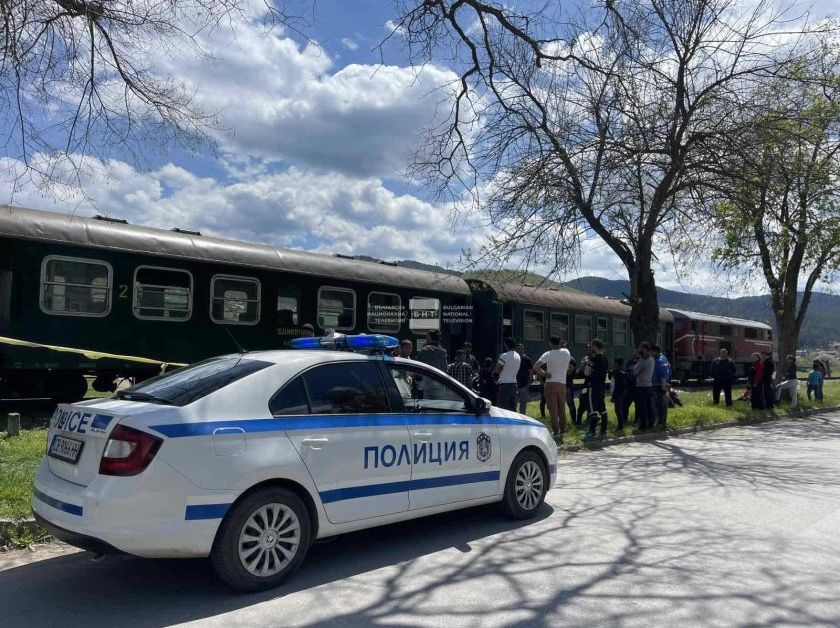 Извънредна ситуация с теснолинейката във Велинград, мъж бере душа