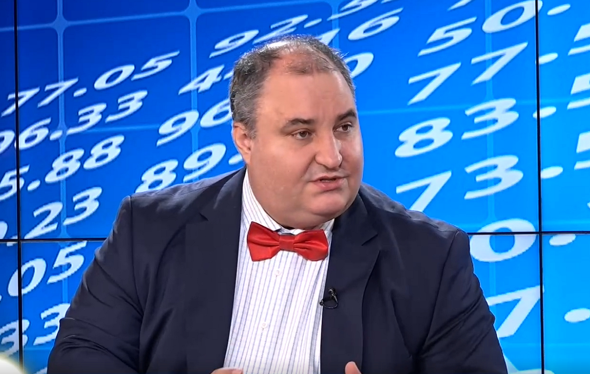 Експерт посочи хората, които ще бъдат ударени най-силно от скока на ДОД от 10 на 15% 