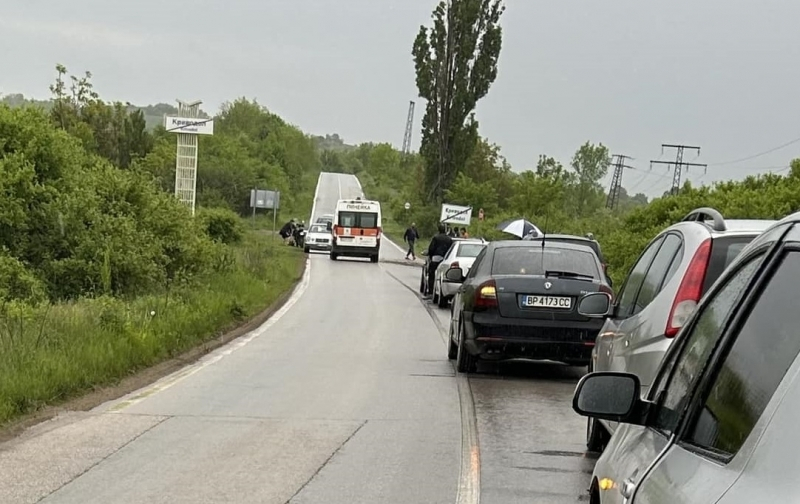 В Северозапада е като на война, меле след меле блокират ключови пътища СНИМКИ 
