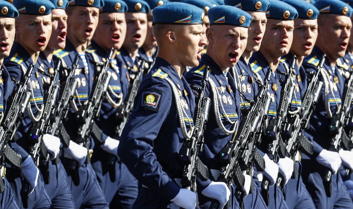 Какво не чухме и не видяхме от парада на Червения площад 2023 СНИМКИ