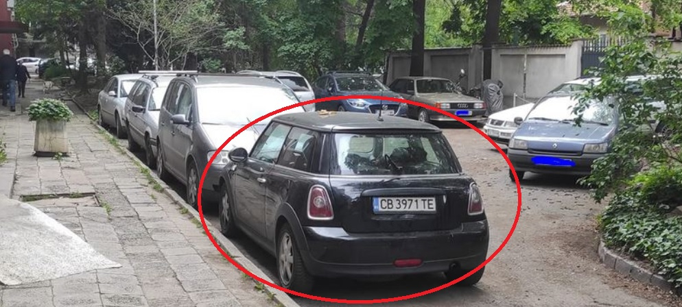 Жалката БГ реалност: Това е случка с полицаи, "паяк", Мини Купър и вбесени софиянци СНИМКИ