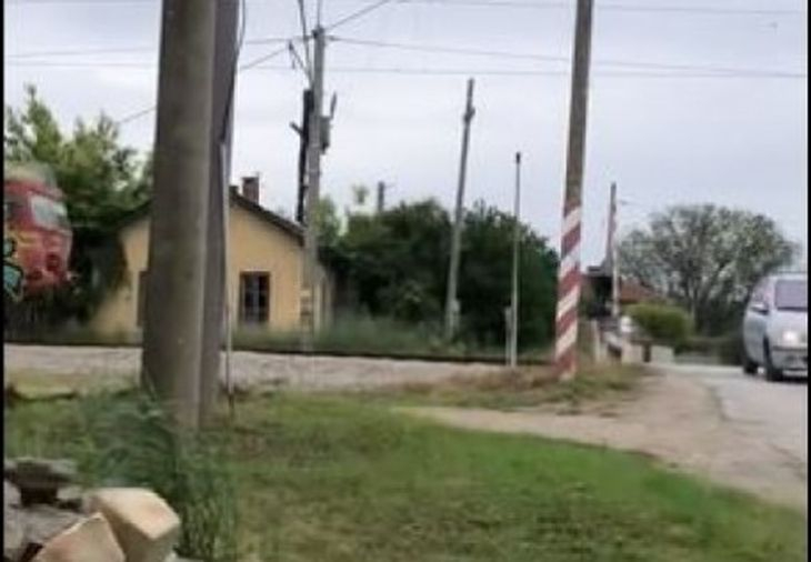 Такъв абсурд като този феномен" на гарата до село Първомайци, другаде няма