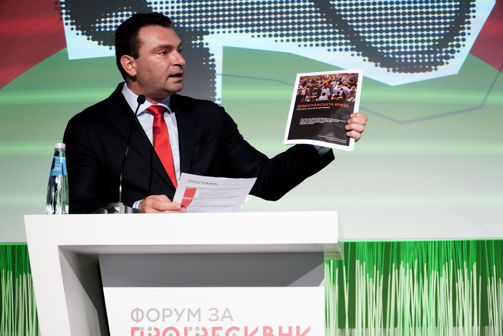 Прогресивните леви решения в икономиката- добре платени работни места, инвестиции в образованието и справедливи данъци