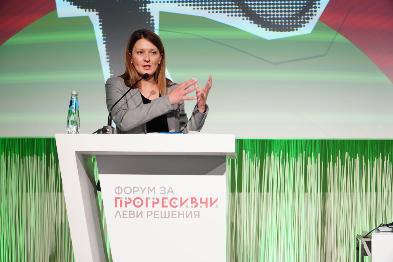 Прогресивните леви решения в икономиката- добре платени работни места, инвестиции в образованието и справедливи данъци