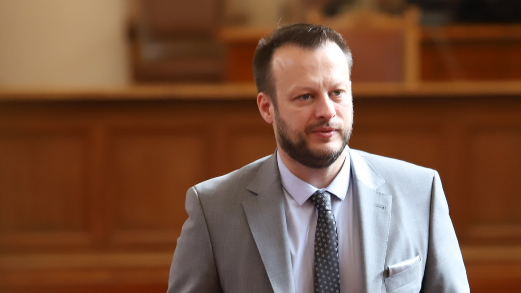 Терзийски хвърли бомба за Мария Габриел, ето какво решение е взето в ПП  