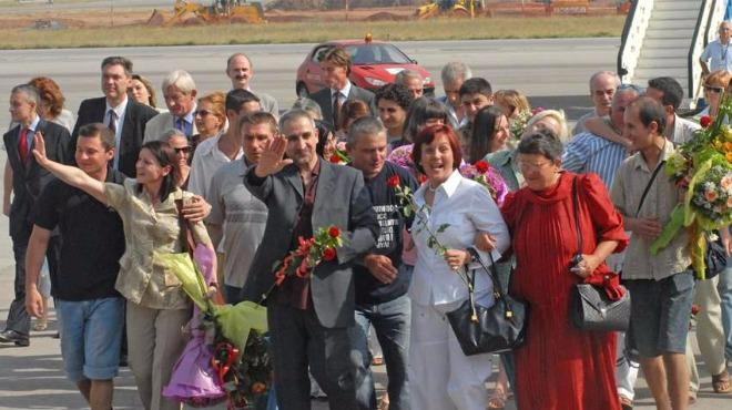 Обвиниха Саркози за милиони евро от Кадафи, намесиха и българските сестри 