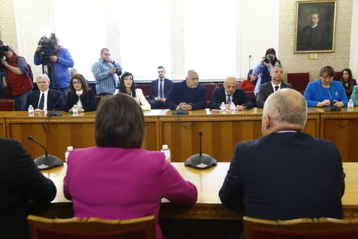 Високо напрежение на срещата ГЕРБ-БСП! Нинова към Борисов: Ще ви кажа директно, че... ВИДЕО