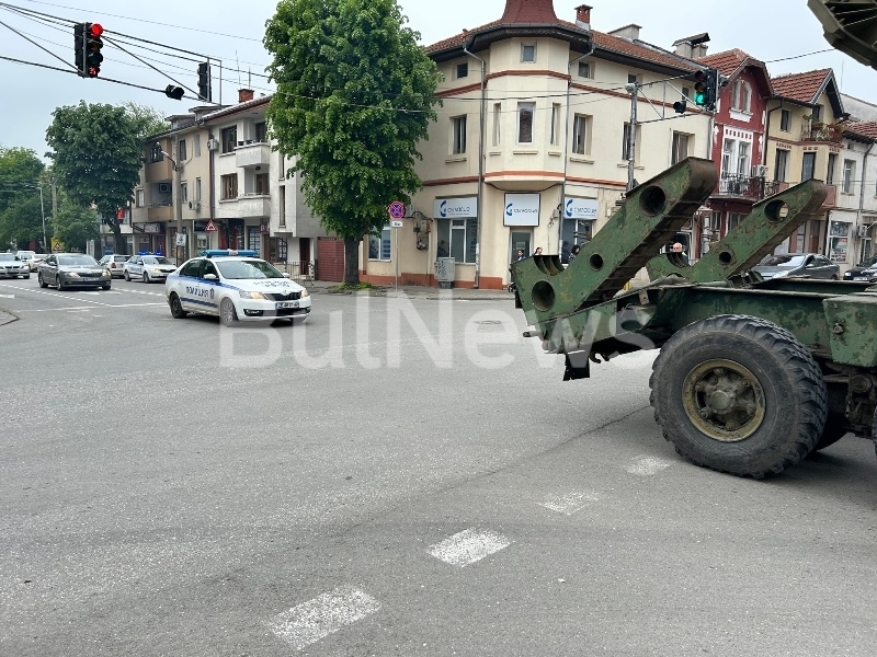 Тежка военна техника мина през Враца, какво се случва СНИМКИ 