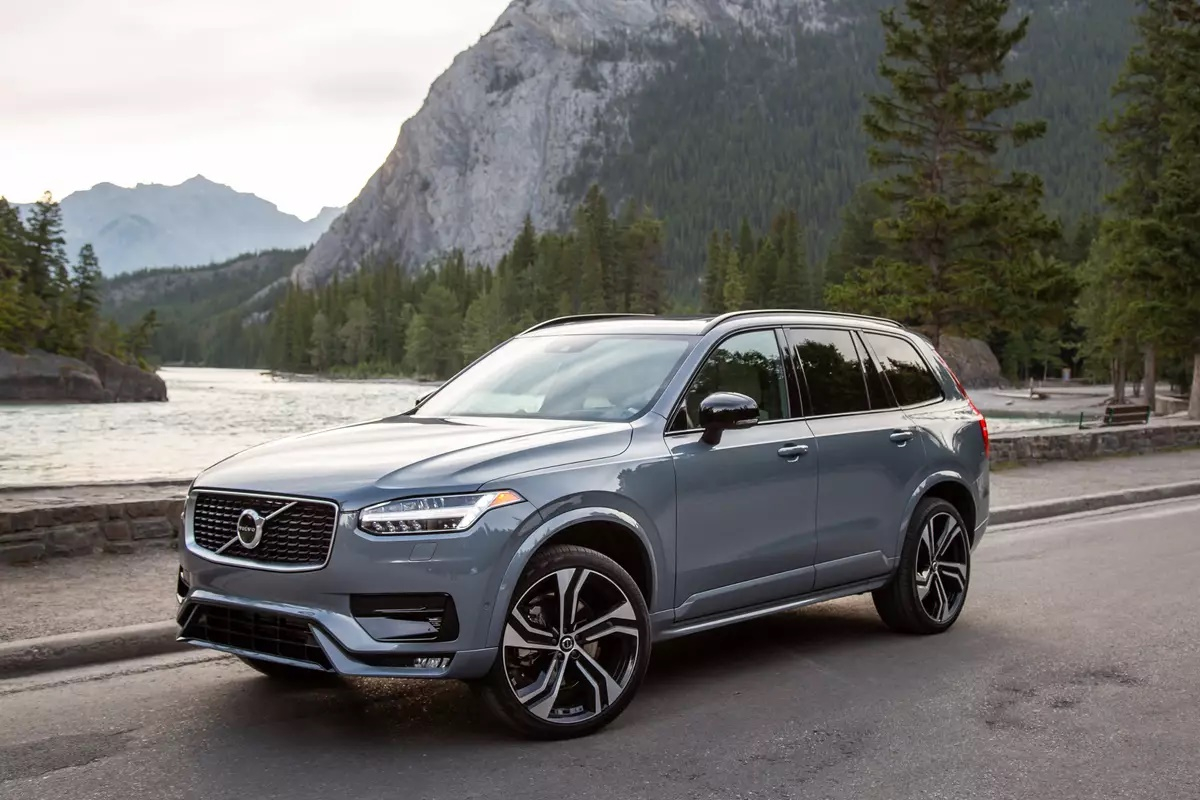Индийски тунинг: Кросоувърът Volvo XC90 с врати тип "чайка"