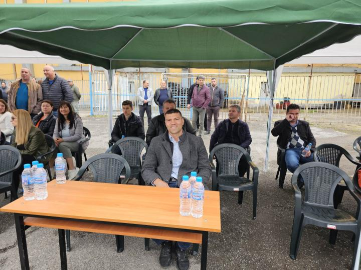 Крисия влезе в затвора, закоравели рецидивисти точат лиги по нея, вият от екстаз ВИДЕО