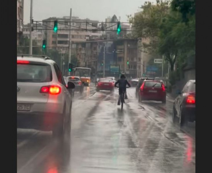 Дете с колело изправи косите на всички в София, за малко да скъса нервите на тези хора ВИДЕО