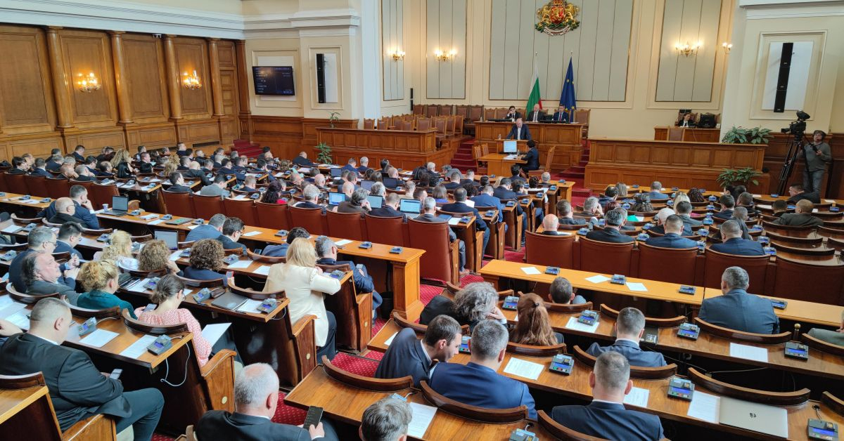 Разпределиха председателите на комисии в Народното събрание