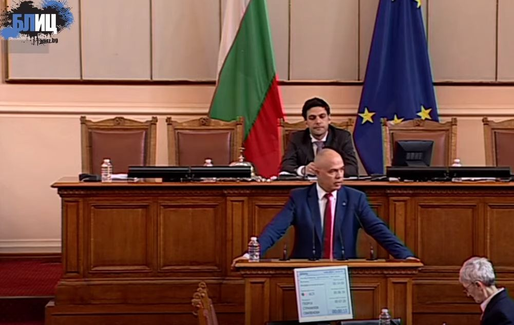 Пак бесен скандал с Божанков в парламента: Да се върна ли? Я, ела ми... БЛИЦ TV