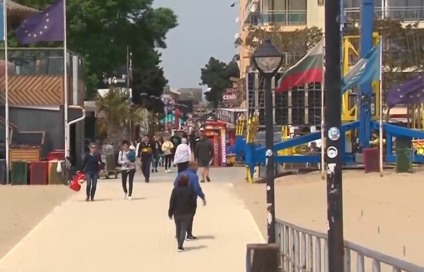 Пращат стотици полицаи на морето, търсят още от чужбина ВИДЕО
