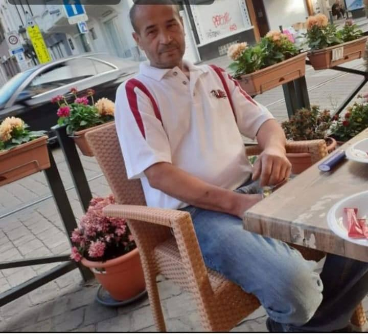 Българин и кученцето му тръгнаха да се прибират от Германия и потънаха вдън земя СНИМКА
