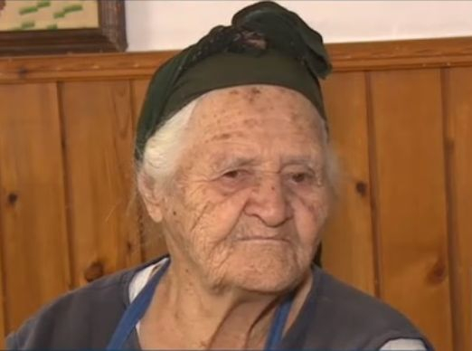 Столетничка от Банско смая всички: Не е хубаво да си на 100, тайната на дълголетието е...