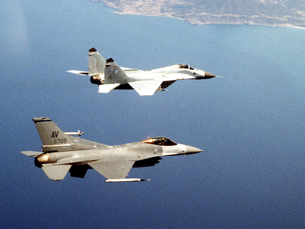 F-16 vs МиГ-29: Подробно сравнение и 5 главни разлики