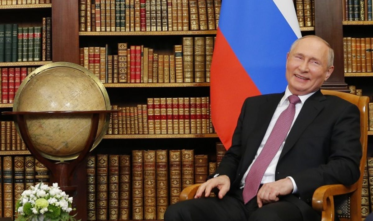 Путин разгледа картата на Руската империя и отсече: Преди Съветския съюз Украйна...