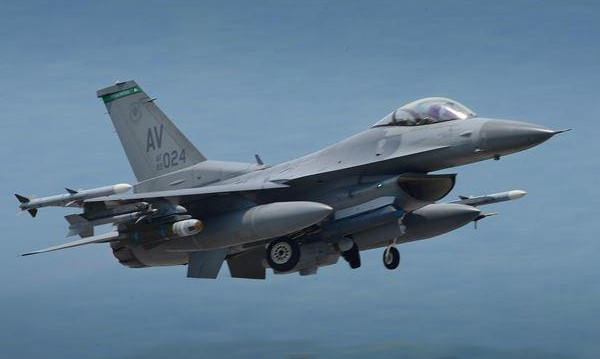 Нидерландия ще обучава украински пилоти да летят с изтребители F-16