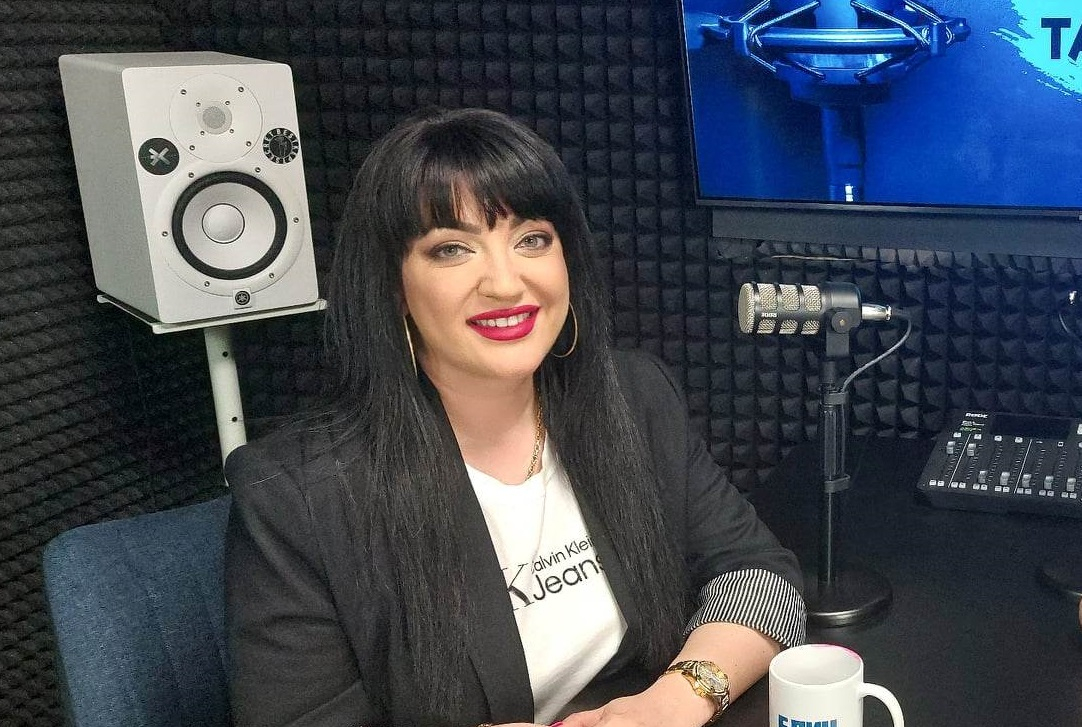 Народна певица се ожали пред БЛИЦ TV, че получава заплахи за живота си от своя съпруг 
